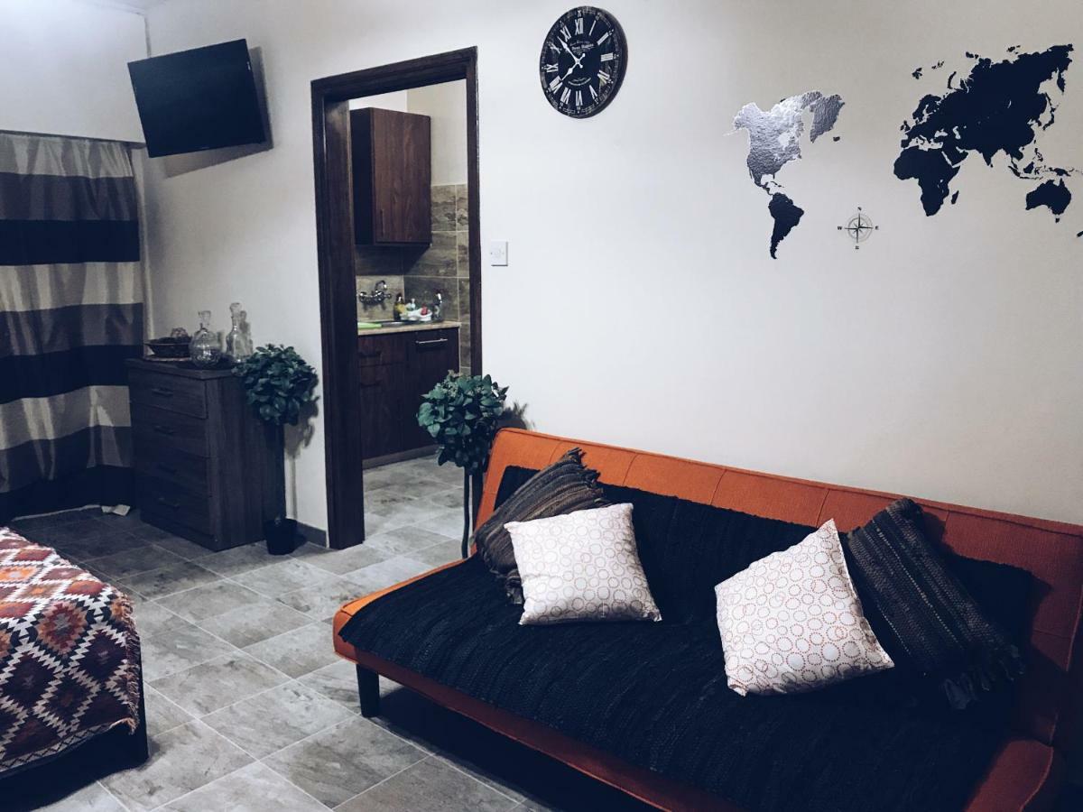 Studio In Heart Of 레메소스 외부 사진